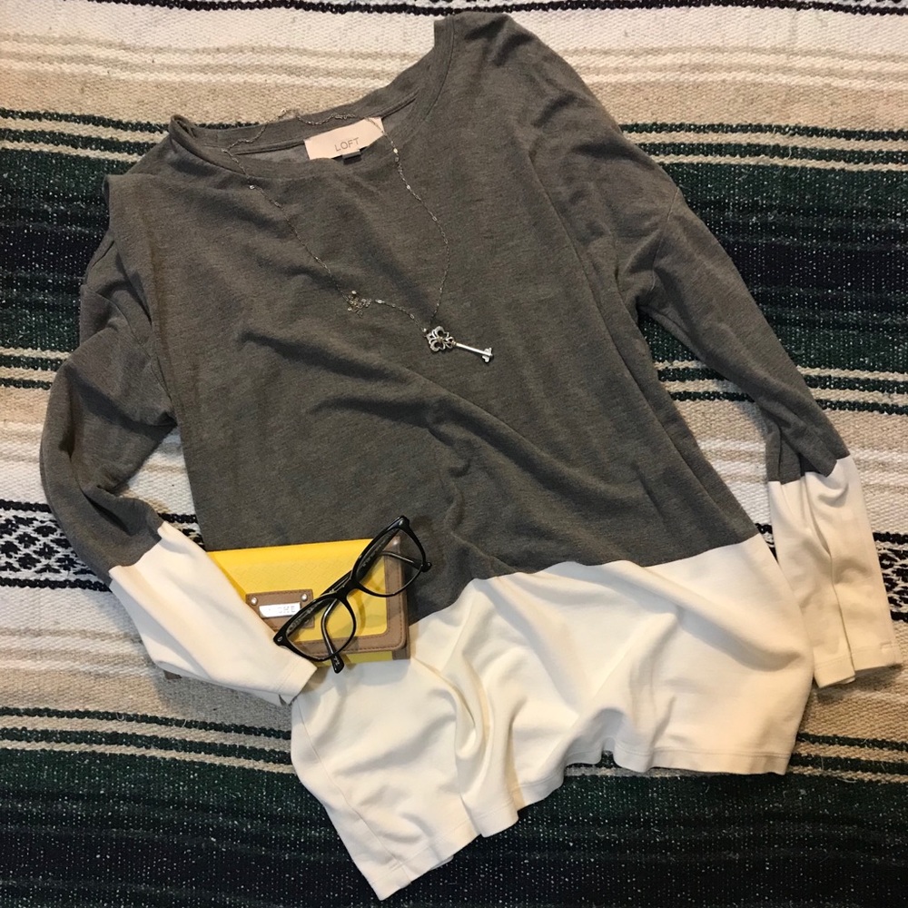 ANNTAYLOR Loft - Large Gray & White Long Sleeve